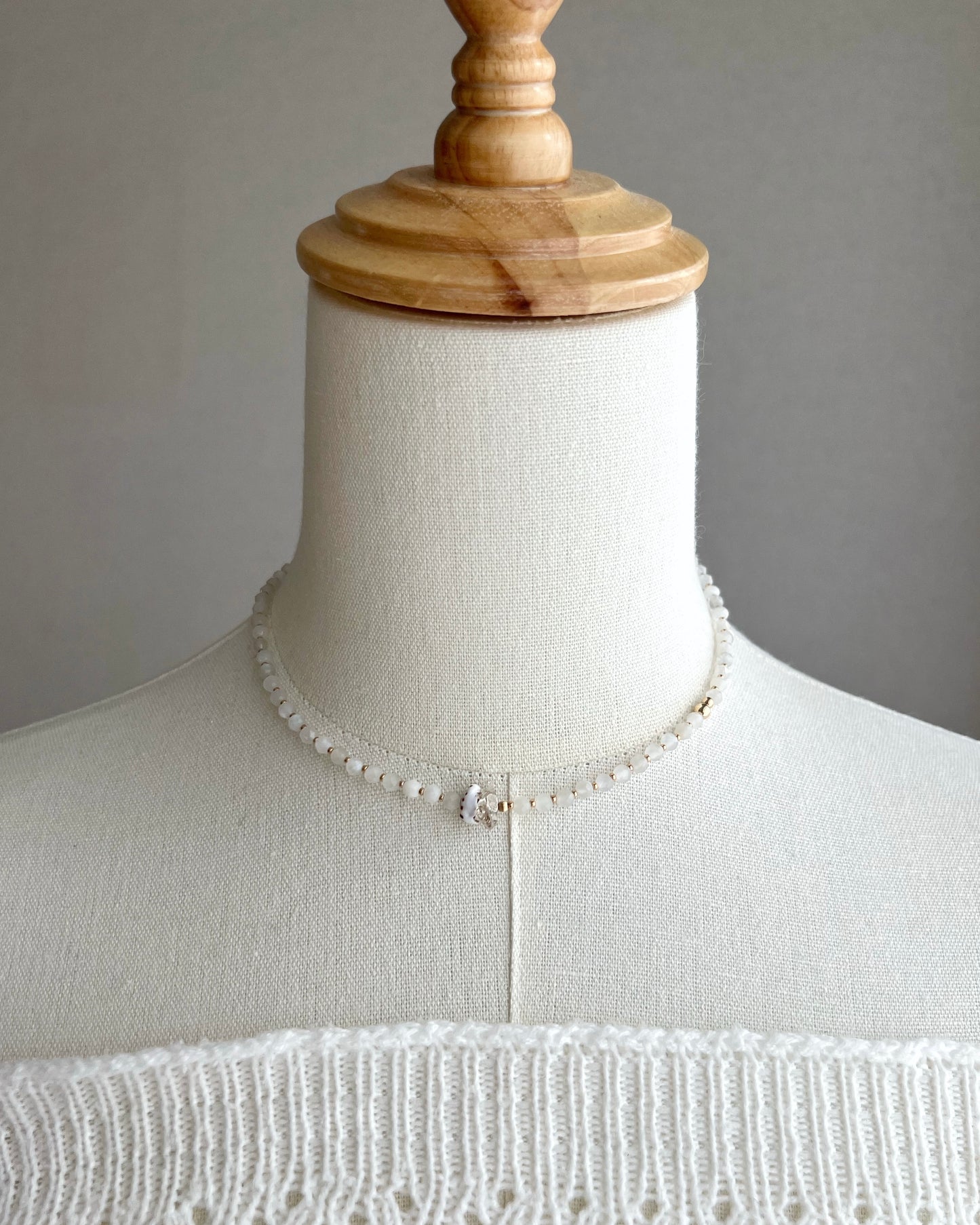 ［先行販売プライス］14KGF〈Earthing beads necklace〉White moonstone