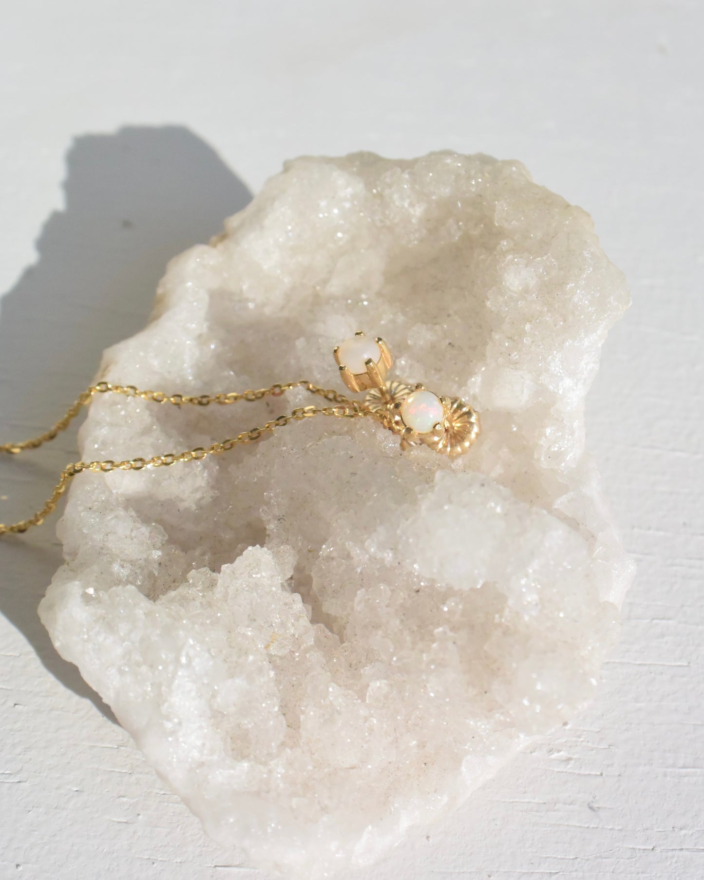 K18pt〈Stone stud earrings〉-Opal-