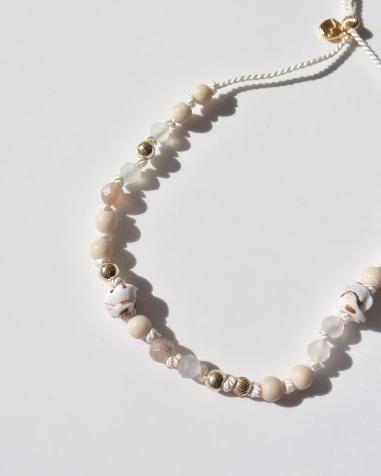 〈Silk cord bracelet〉Puka shell-White-