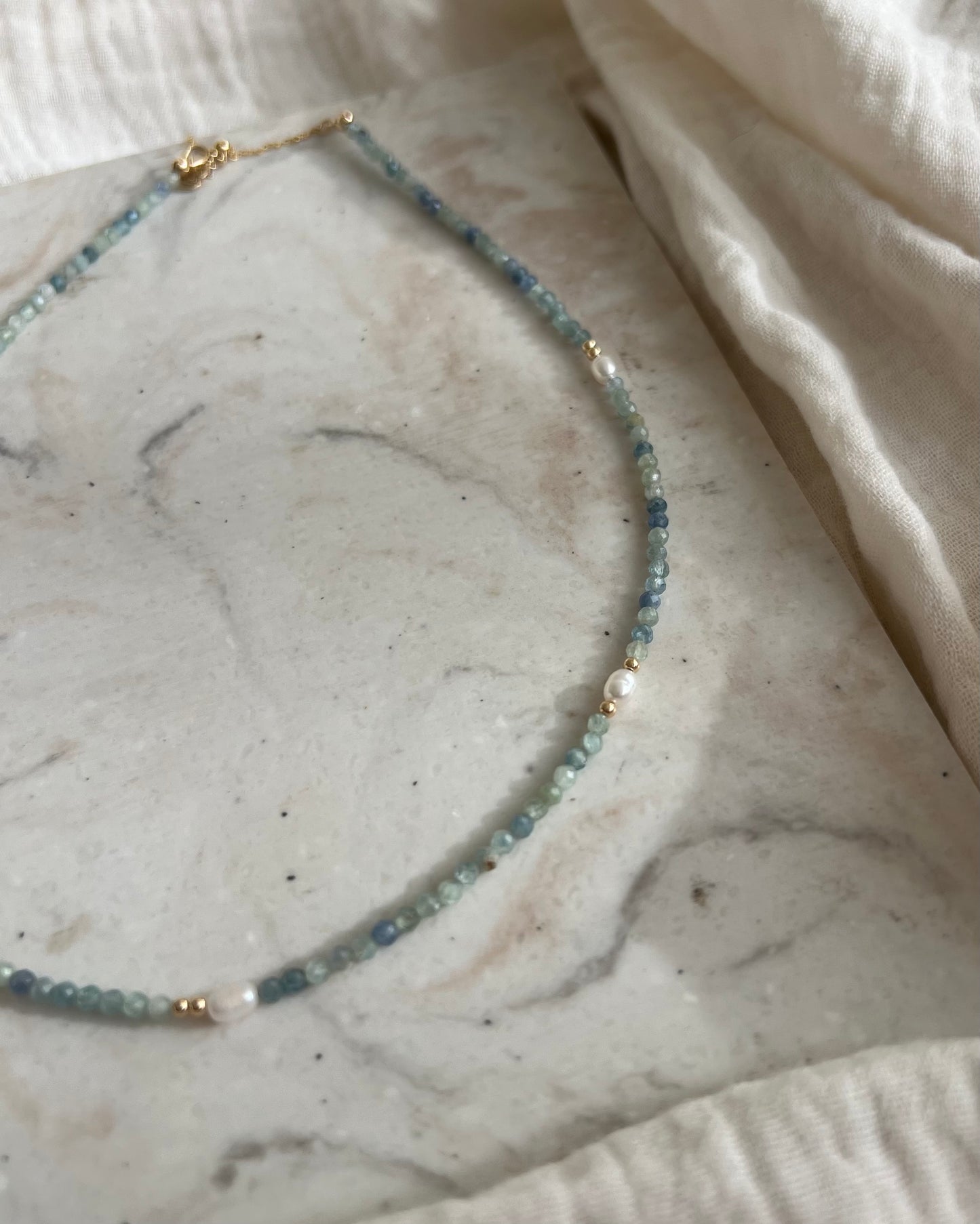 ［先行販売プライス］14KGF〈Earthing beads necklace〉Blue kyanite