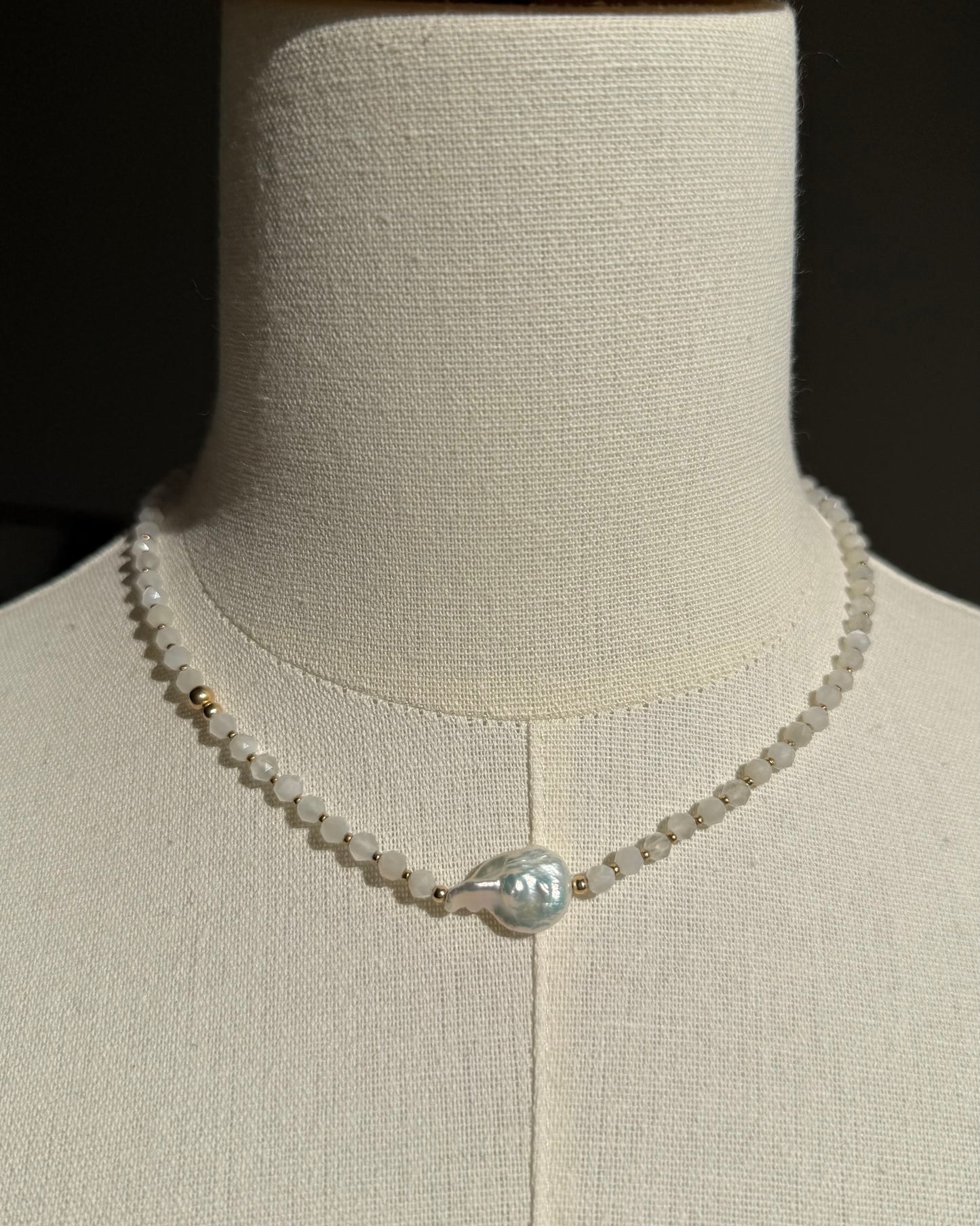 14KGF〈Earthing beads necklace〉Moonstone×Fresh water pearl