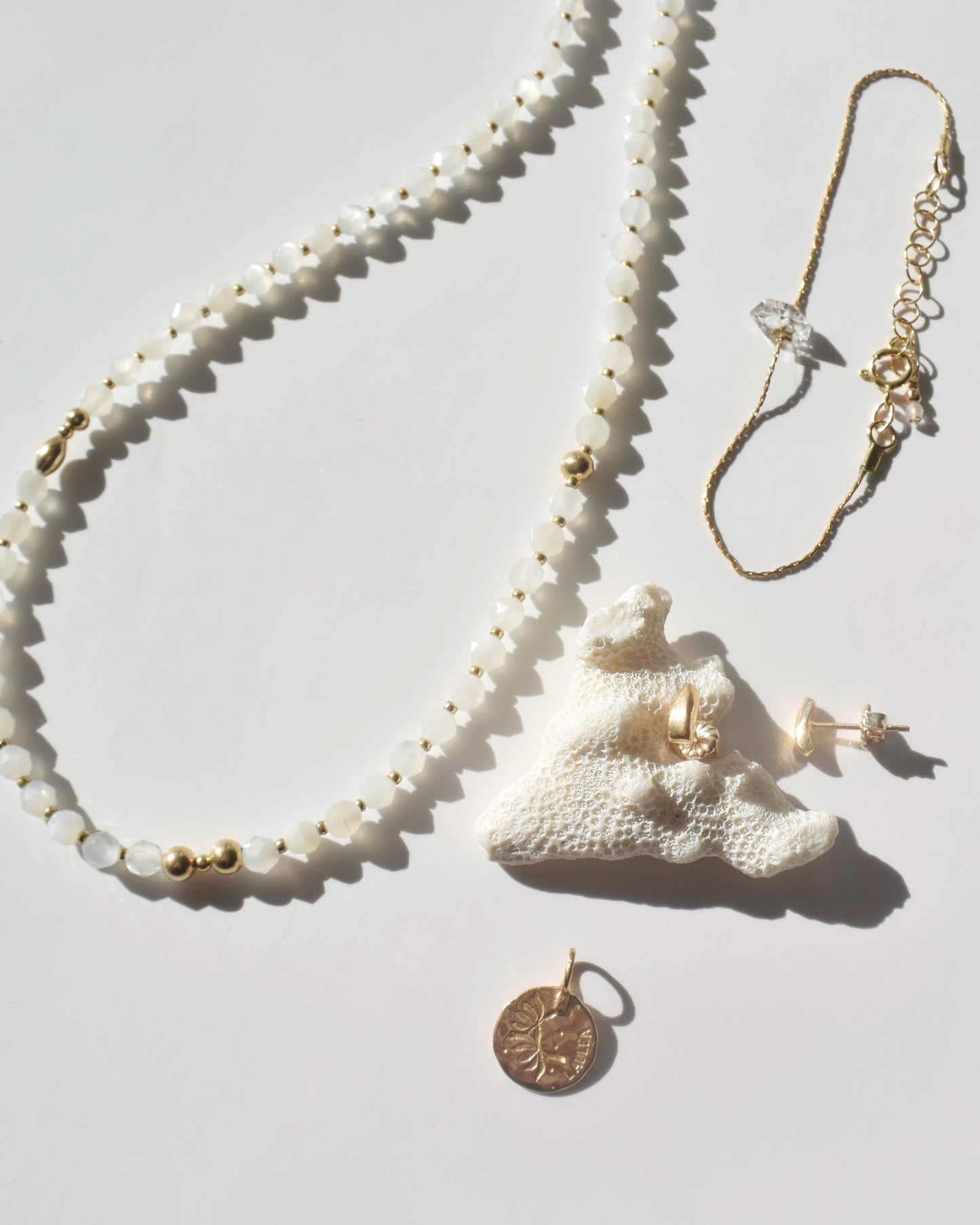 22.　〈18000yen〉