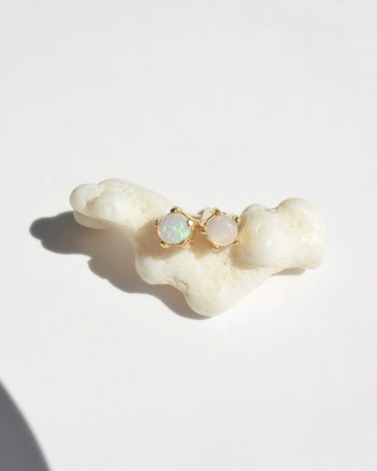 〈片耳〉K18pt〈Stone stud earrings〉-Opal-