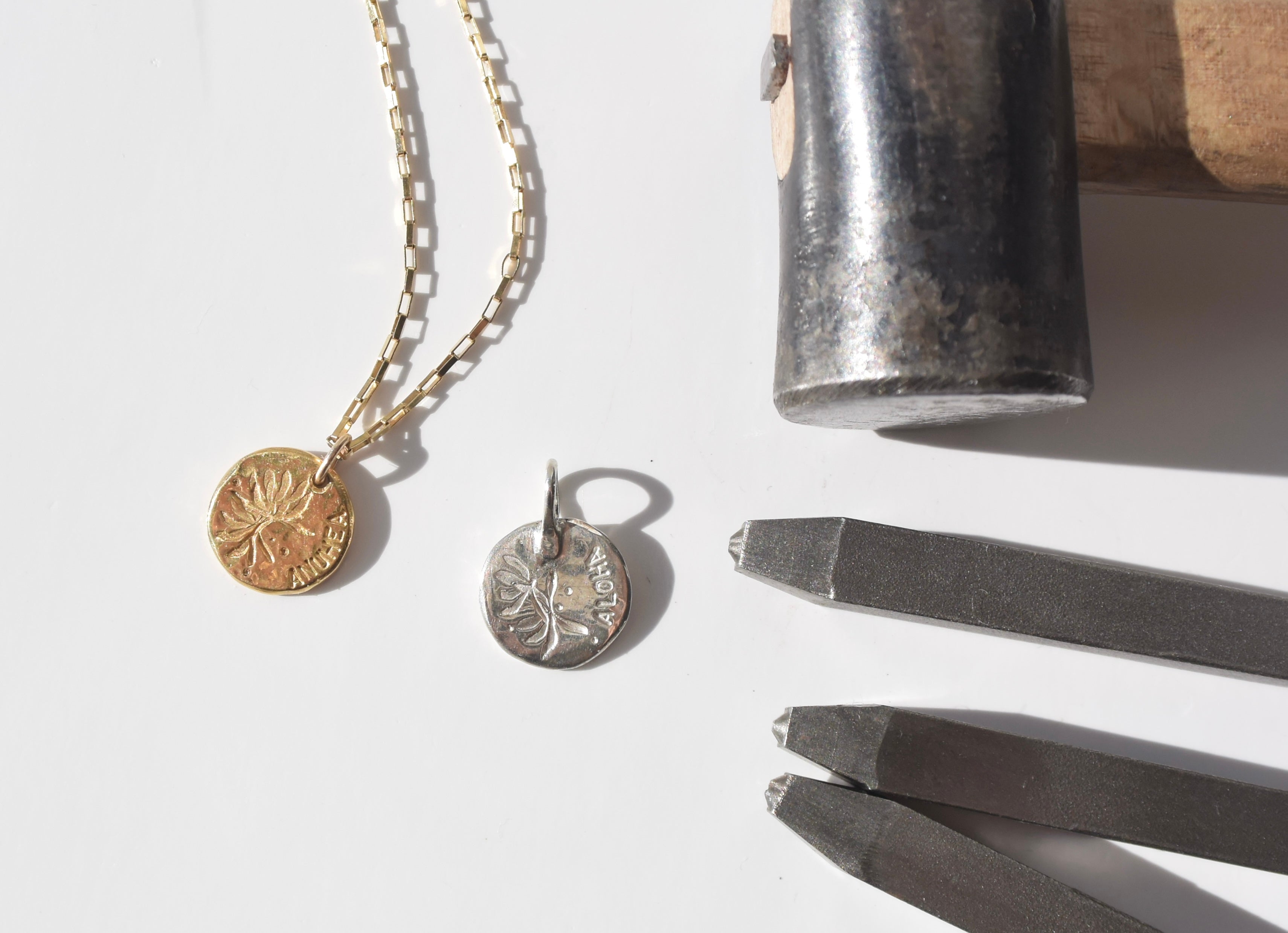 受注製作］K18plating〈Flower lei〉Coin charm-Gold- – marino