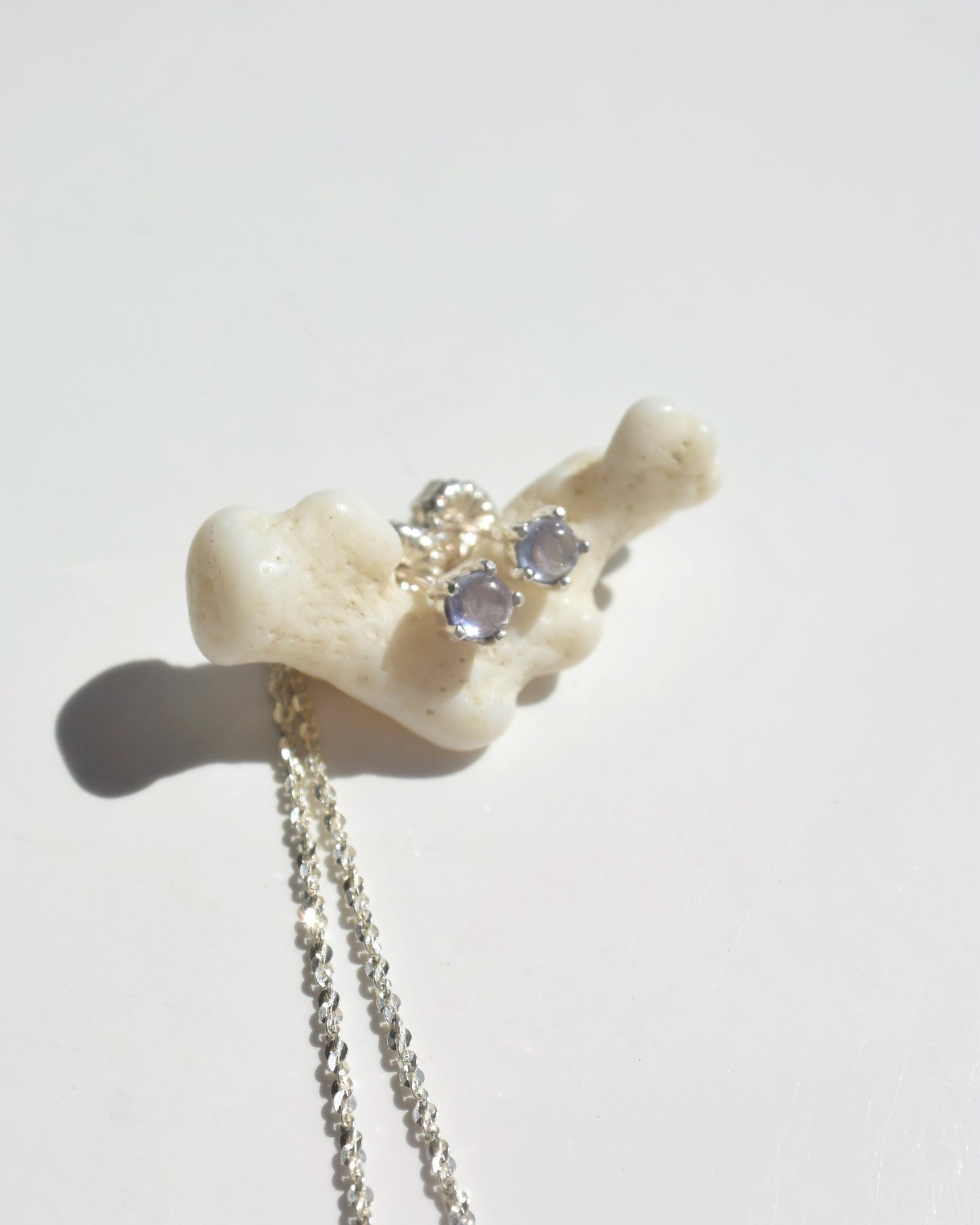 Silver〈Stone stud earrings〉-Tanzanite-