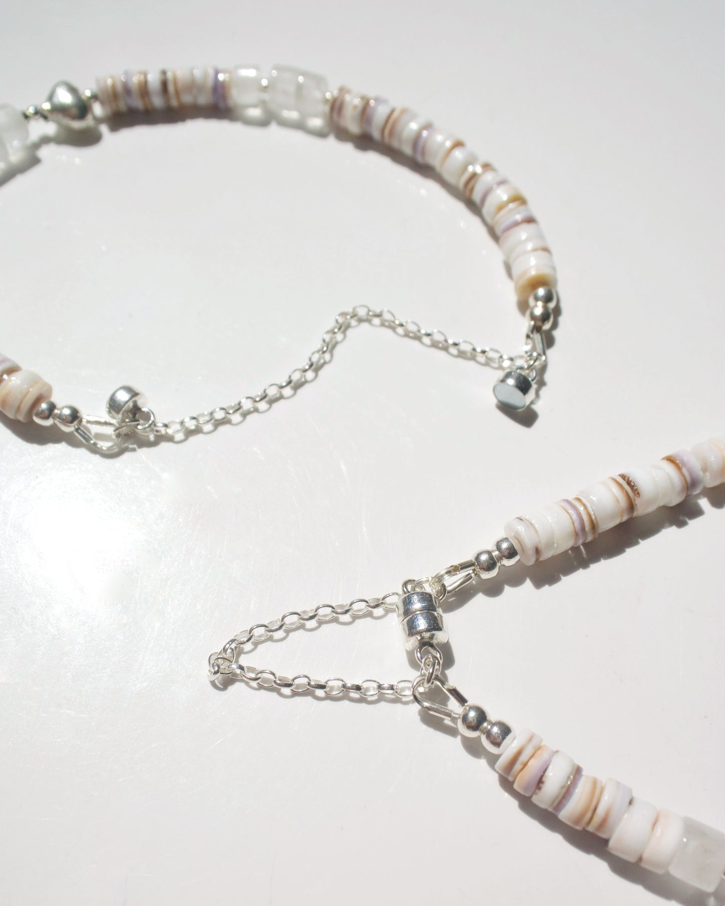 Silver〈Magnet bracelet〉Shell×Quartz