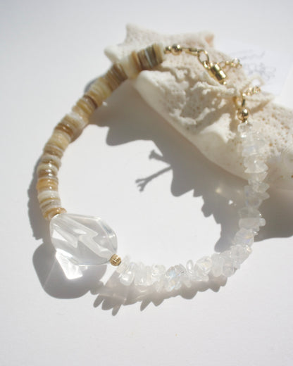 14KGF〈Magnet bracelet〉Crystal quartz×Shell