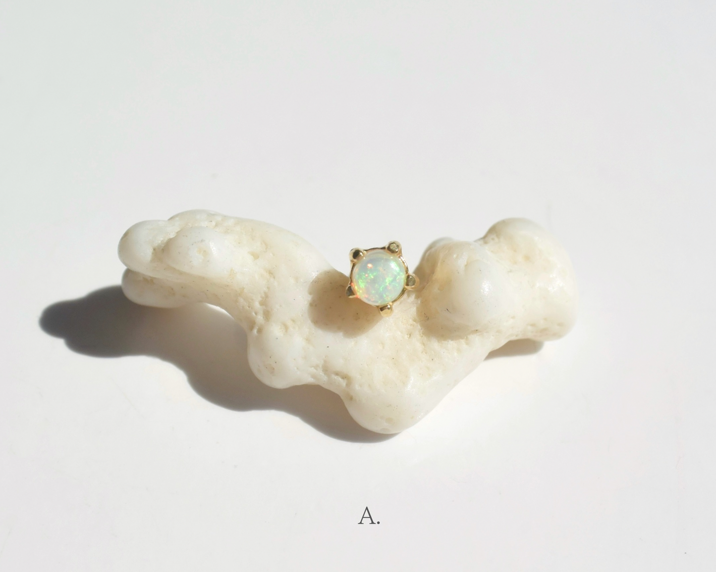〈片耳〉K18pt〈Stone stud earrings〉-Opal-