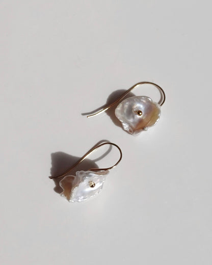 14KGF〈Fresh water pearl〉Petal earrings
