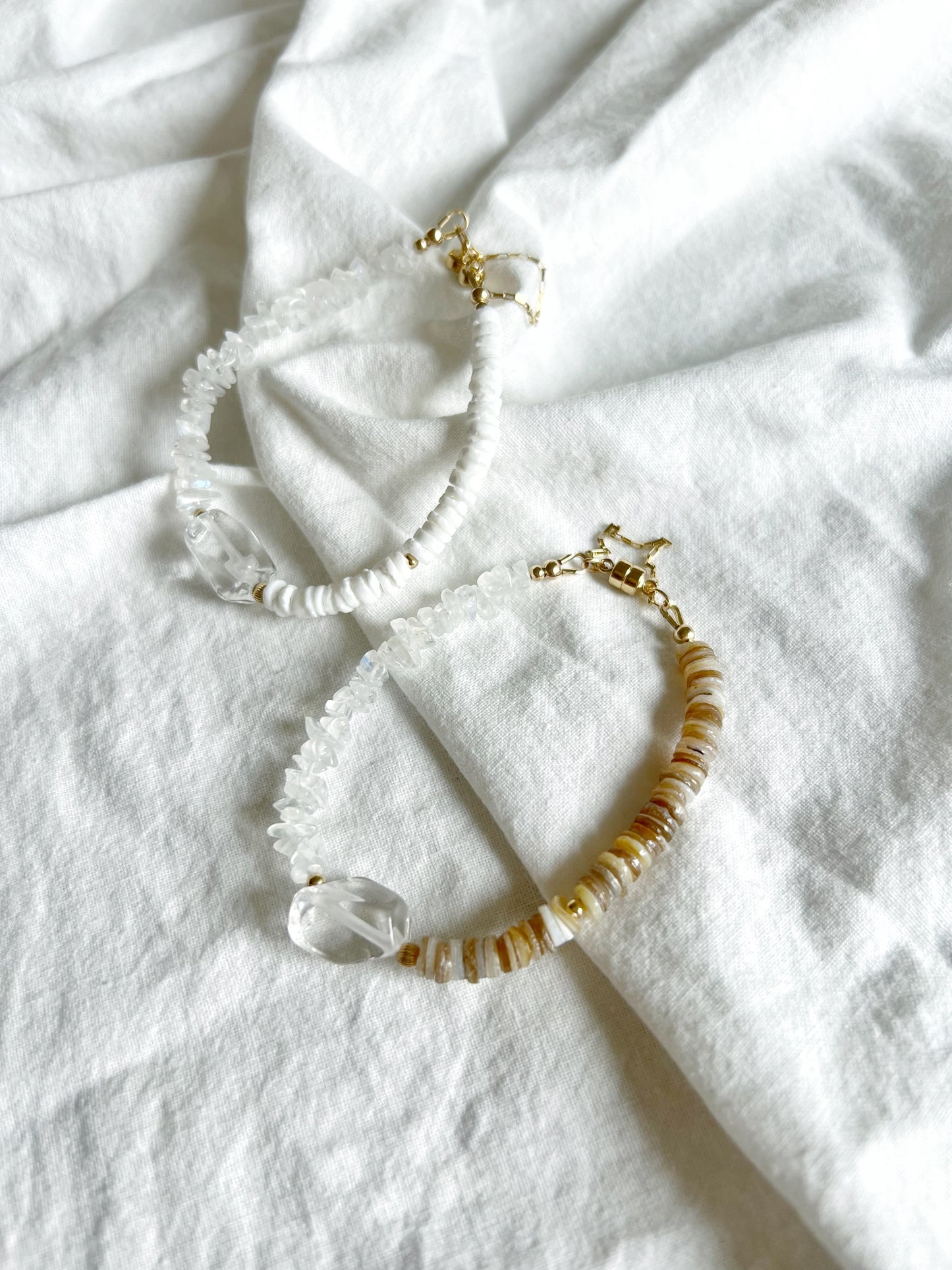 14KGF〈Magnet bracelet〉Crystal quartz×Shell