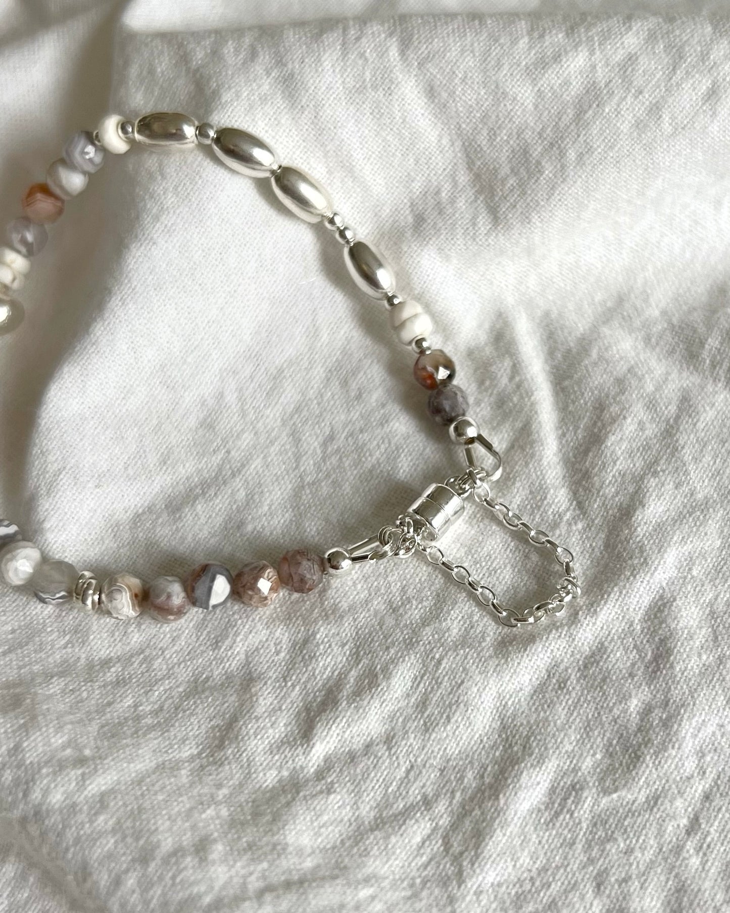 Silver〈Magnet bracelet〉Laguna lace agate