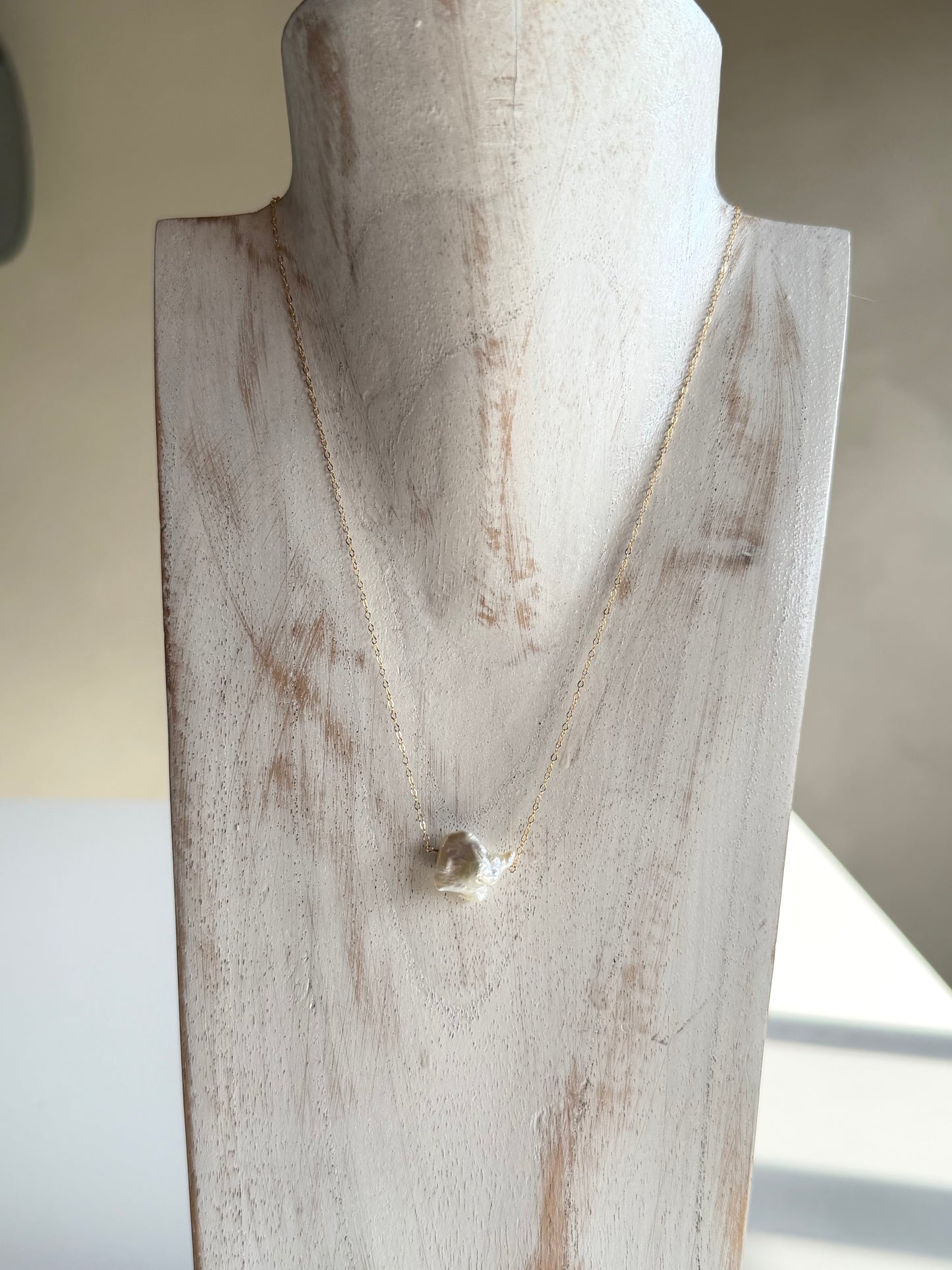 14KGF〈Floating Pearl-Necklace-〉Fresh water pearl